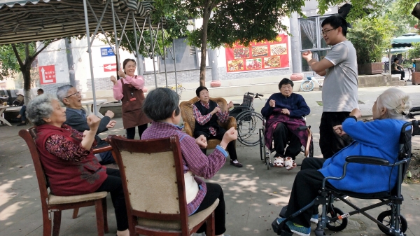 成都养老院一暄康养经验分享：老人怕冷少喝茶 （二）
