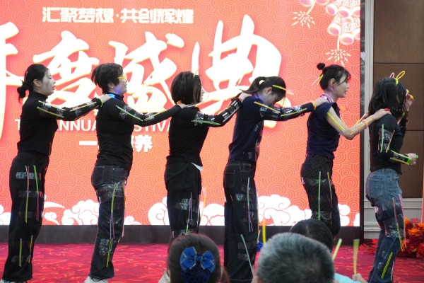 一暄康养华阳院舞蹈表演