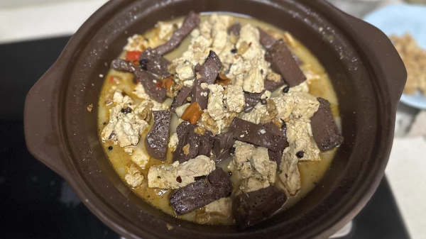 成都星级养老院经验分享：养肝排毒食物-猪血